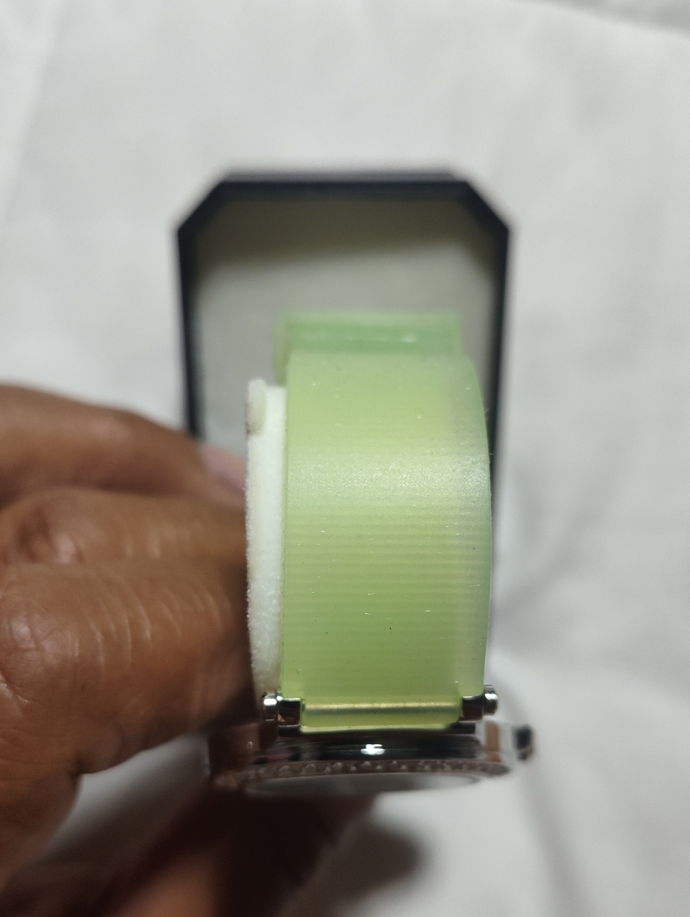 watch - Picture 2 of 7